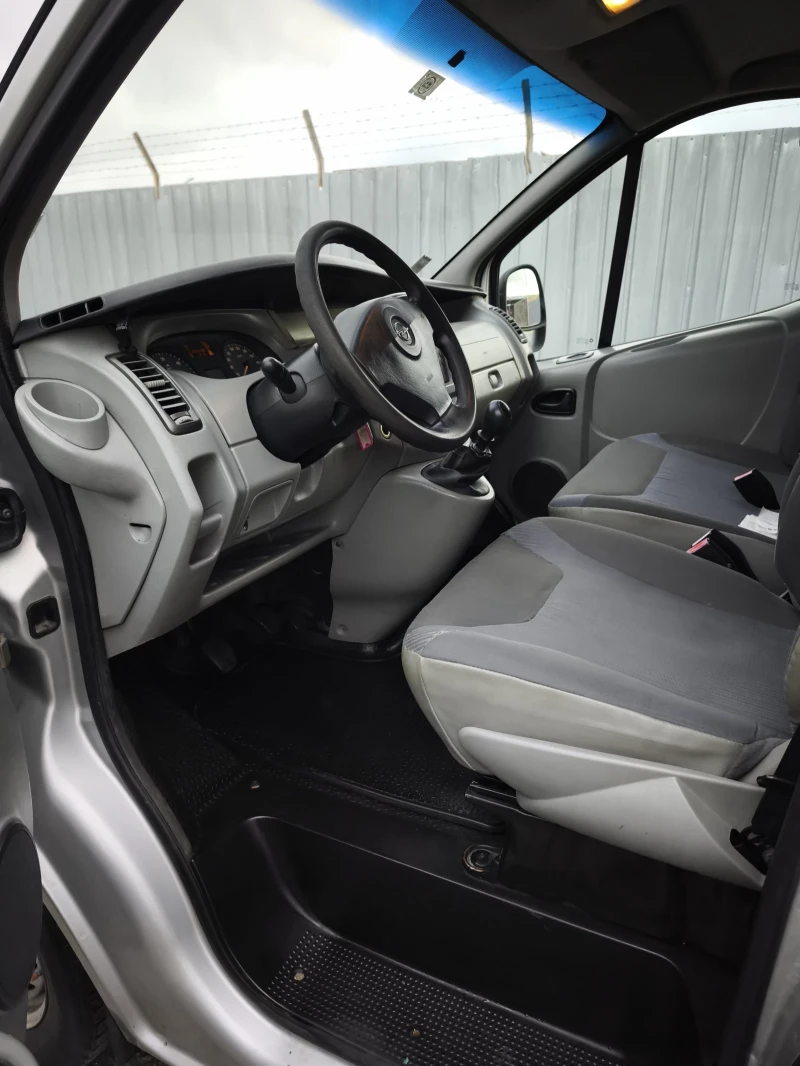 Opel Vivaro 2.0, снимка 14 - Бусове и автобуси - 52719988