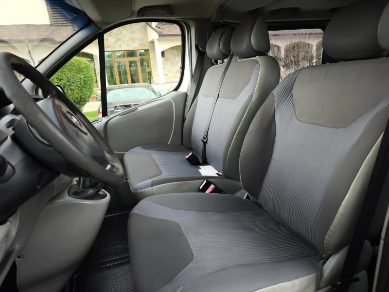 Opel Vivaro 2.0, снимка 10 - Бусове и автобуси - 52719988