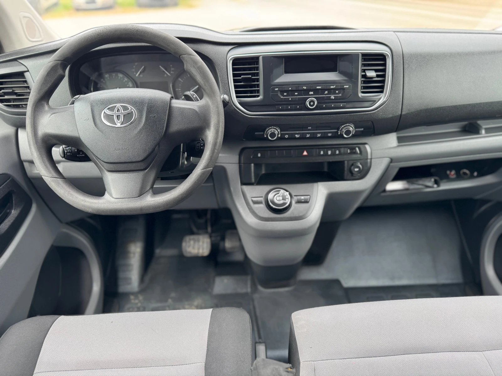 Toyota Proace 2.0d* LONG* Automatic* 8+ 1, снимка 12 - Бусове и автобуси - 54477636