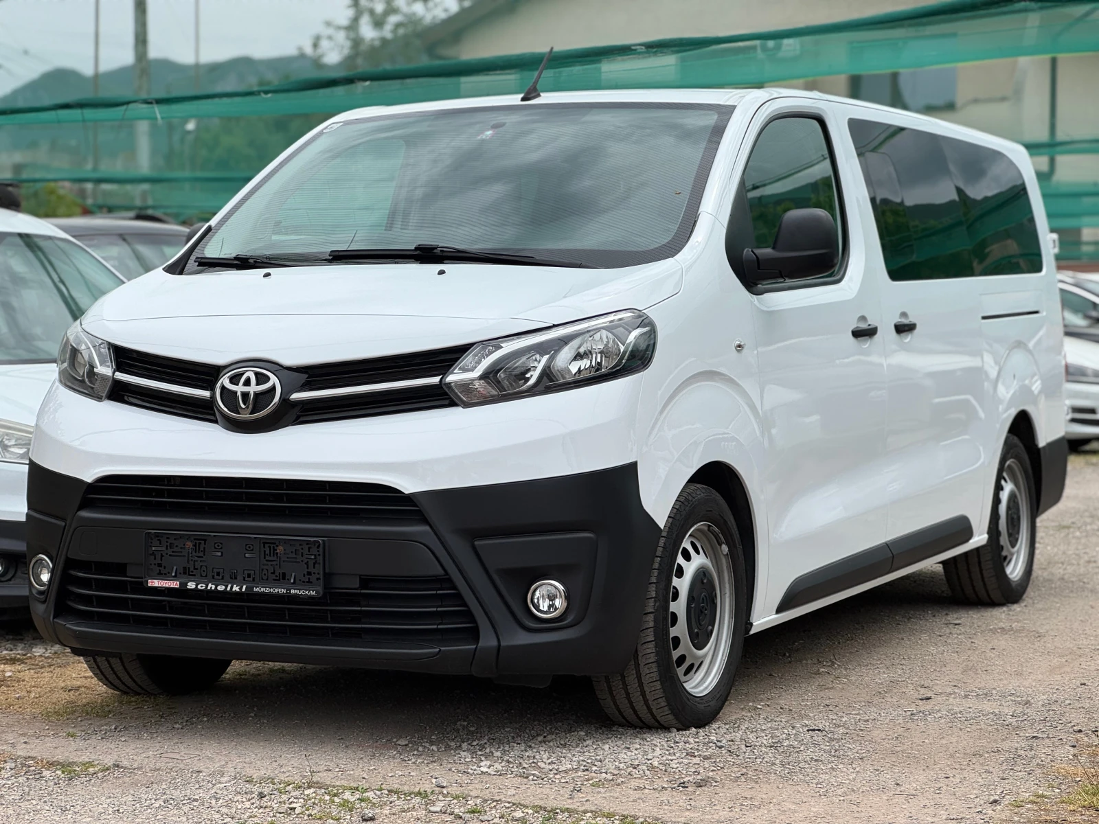 Toyota Proace 2.0d* LONG* Automatic* 8+ 1, снимка 2 - Бусове и автобуси - 54477636
