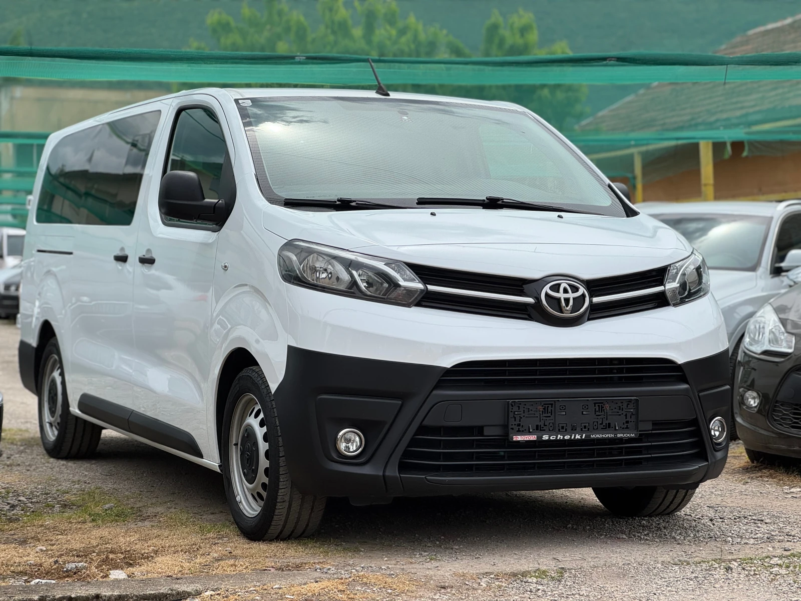 Toyota Proace 2.0d* LONG* Automatic* 8+ 1