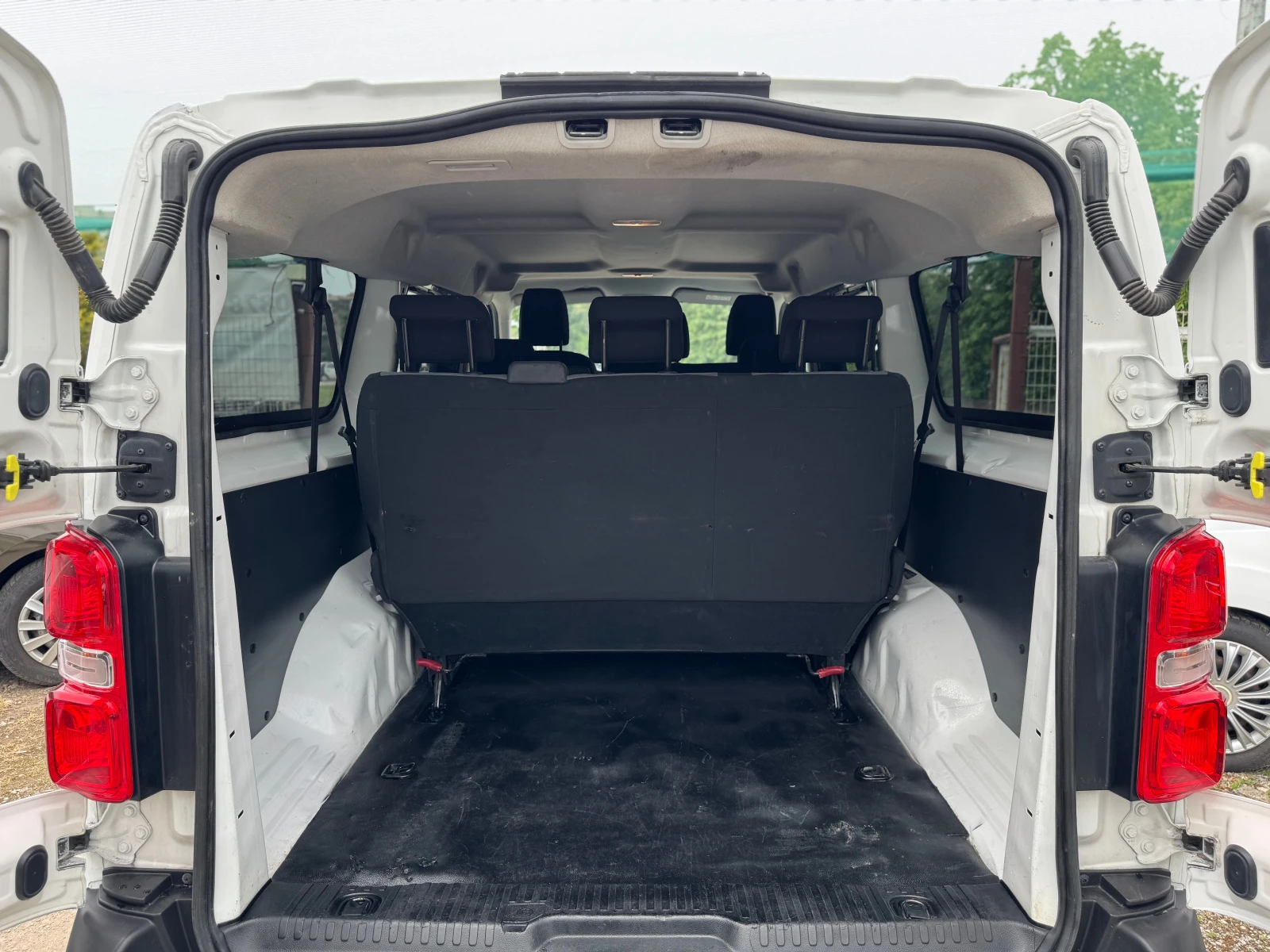 Toyota Proace 2.0d* LONG* Automatic* 8+ 1, снимка 11 - Бусове и автобуси - 54477636