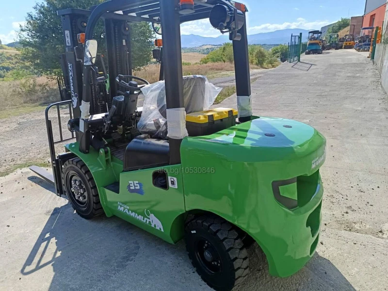 Мотокар Linde ЧИСТО НОВ 3, 5 ТОНА, снимка 6 - Индустриална техника - 53310832