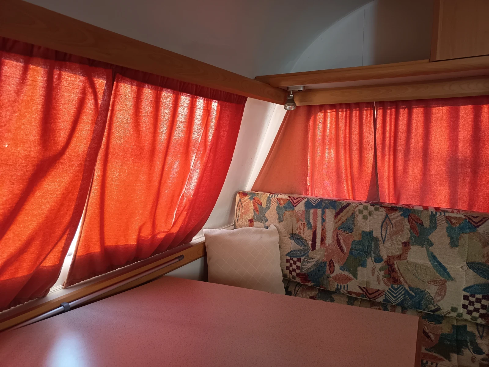 Каравана Други Going 300, снимка 9 - Каравани и кемпери - 54093730