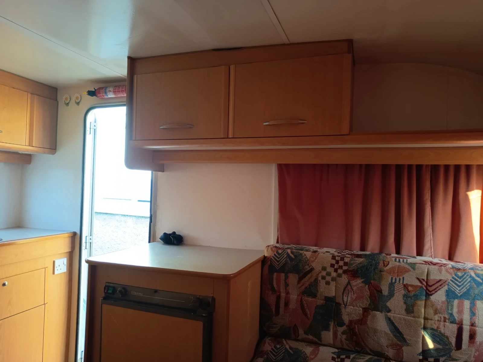 Каравана Други Going 300, снимка 11 - Каравани и кемпери - 54093730