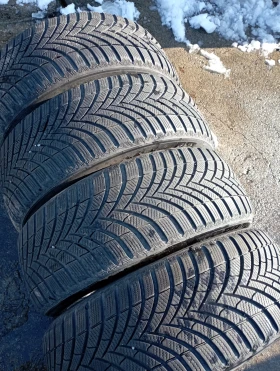 Гуми Зимни 215/50R18, снимка 4