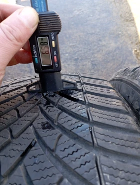 Гуми Зимни 215/50R18, снимка 11