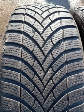 Гуми Зимни 215/50R18, снимка 1 - Гуми и джанти - 48712697