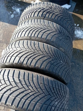 Гуми Зимни 215/50R18, снимка 3 - Гуми и джанти - 48712697