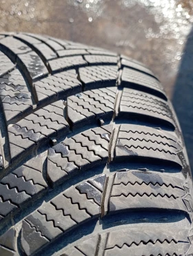 Гуми Зимни 215/50R18, снимка 5 - Гуми и джанти - 48712697