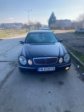 Mercedes-Benz E 220, снимка 1