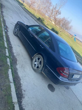 Mercedes-Benz E 220, снимка 7