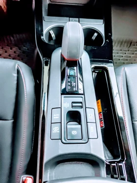 Toyota Prius Prime XSE, снимка 15