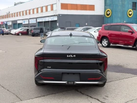 Kia K4 КАМЕРА* ПОДГРЕВ* ДИСТРОНИК* СЛЕД НА ЛЕНТИ*  | Auto.bg — изображение 5