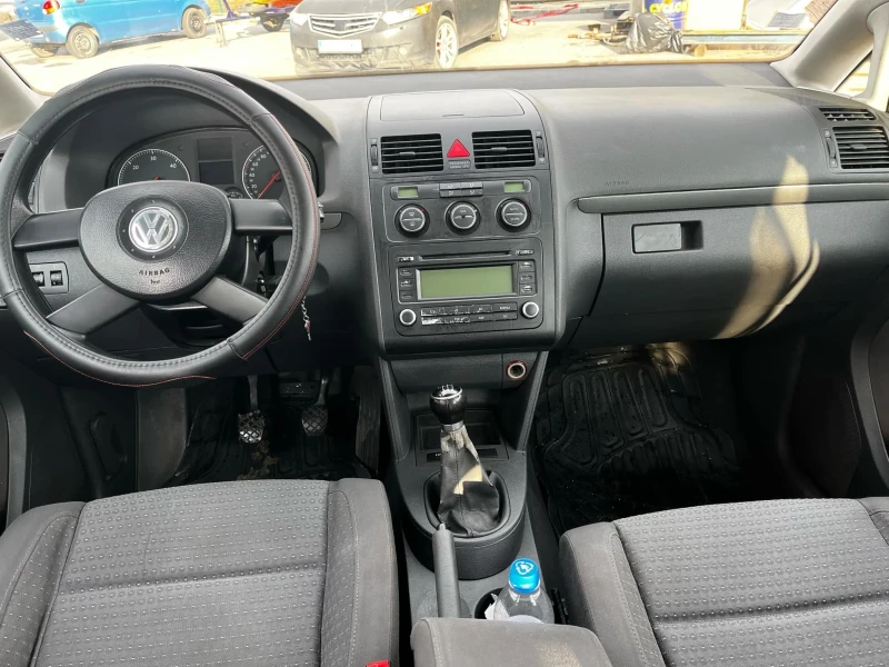 VW Touran, снимка 8 - Автомобили и джипове - 48453311