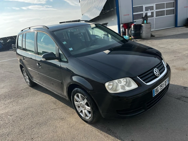 VW Touran, снимка 4 - Автомобили и джипове - 48453311