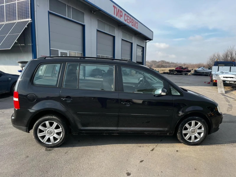 VW Touran, снимка 3 - Автомобили и джипове - 48453311