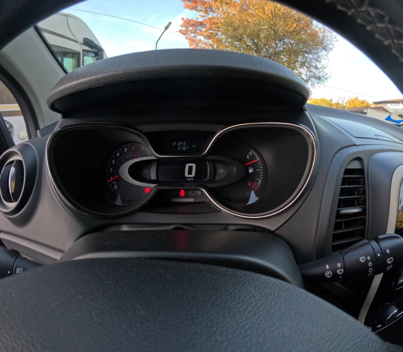 Renault Captur, снимка 5 - Автомобили и джипове - 52665203