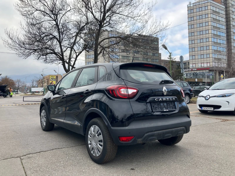 Renault Captur, снимка 8 - Автомобили и джипове - 52665203