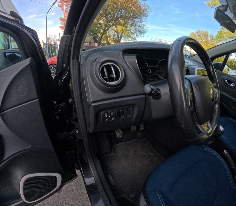 Renault Captur, снимка 2 - Автомобили и джипове - 52665203