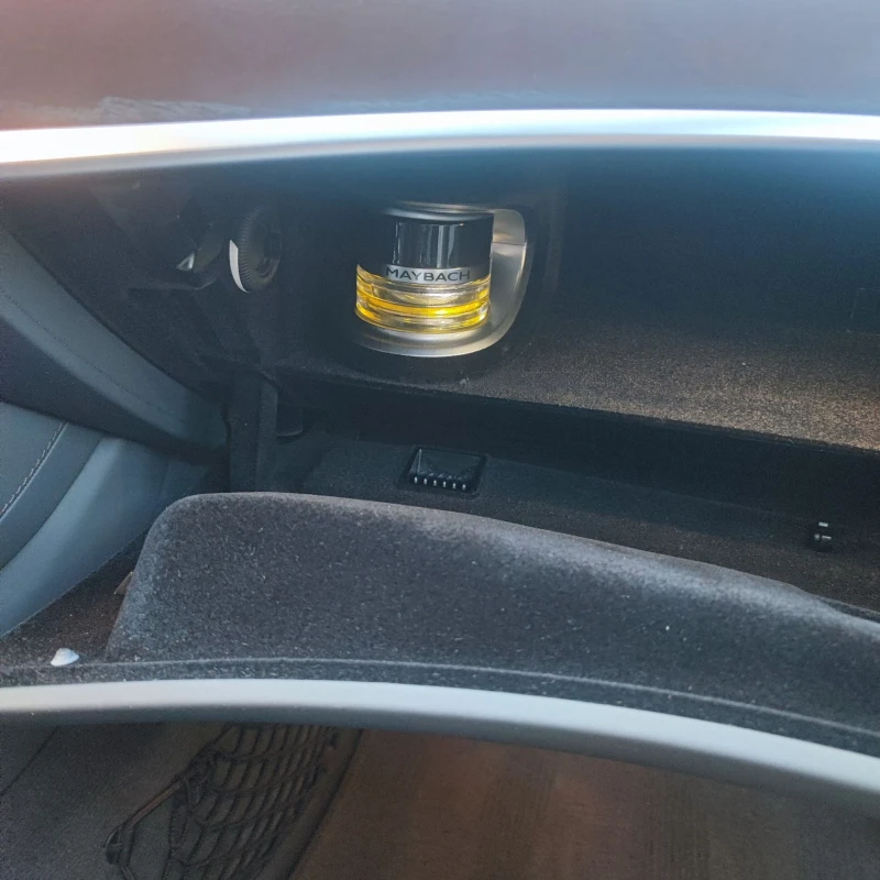 Mercedes-Benz S 560 4MATIK* AMG* LONG* PANORAMA* BURMESTER* 3XTV* FULL, снимка 16 - Автомобили и джипове - 52309880