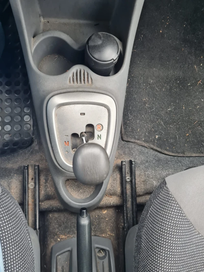 Peugeot 107 1.0i AVTOMAT, снимка 11 - Автомобили и джипове - 52793678