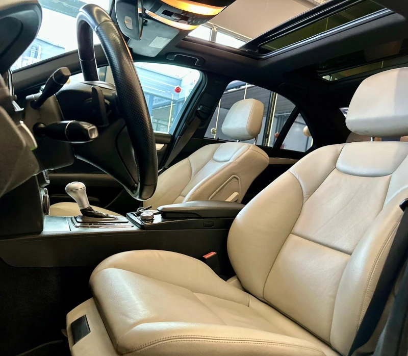 Mercedes-Benz C 320 AMG Pack * Pano * KeyLess* Подгрев * Full* Лизинг, снимка 8 - Автомобили и джипове - 53095838