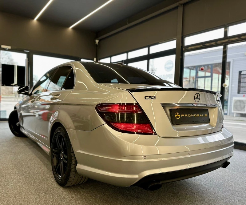 Mercedes-Benz C 320 AMG Pack * Pano * KeyLess* Подгрев * Full* Лизинг, снимка 4 - Автомобили и джипове - 53095838