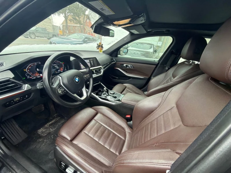 BMW 330 330i xDrive  CARFAX, снимка 11 - Автомобили и джипове - 53150735