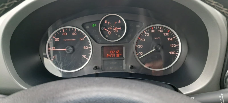 Peugeot Partner 1.6 HDI TEPEE, снимка 11 - Автомобили и джипове - 53182044