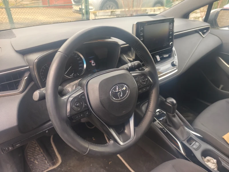 Toyota Corolla 1.8 Хибрид Комби Euro 6D, снимка 6 - Автомобили и джипове - 53205825