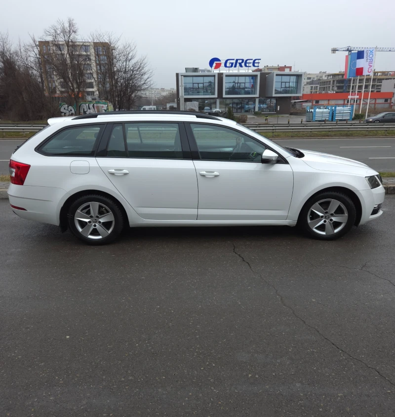 Skoda Octavia, снимка 2 - Автомобили и джипове - 53240649