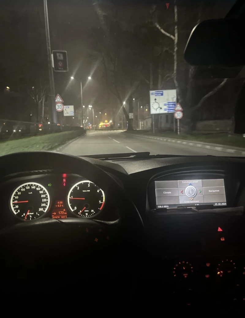 BMW 525, снимка 5 - Автомобили и джипове - 53542618