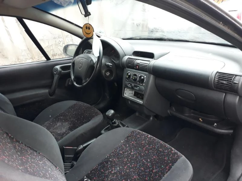 Opel Tigra 1.6 Бензин Еко тек на части 1995г., снимка 10 - Автомобили и джипове - 31257610