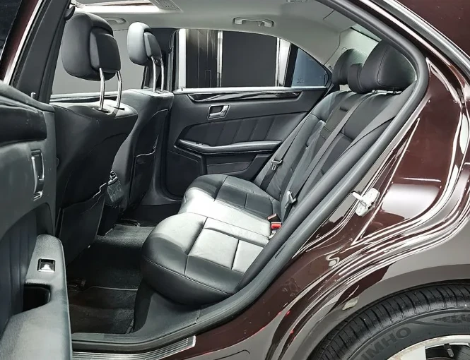 Mercedes-Benz E 220 Avantgarde, снимка 12 - Автомобили и джипове - 52751130