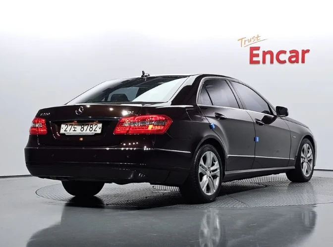 Mercedes-Benz E 220 Avantgarde - изображение 2