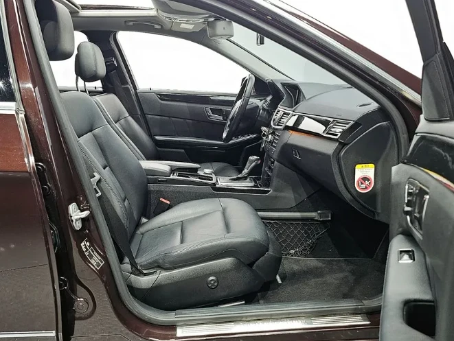 Mercedes-Benz E 220 Avantgarde - изображение 10