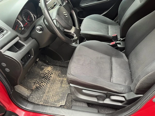 Suzuki Swift, снимка 3 - Автомобили и джипове - 52552483