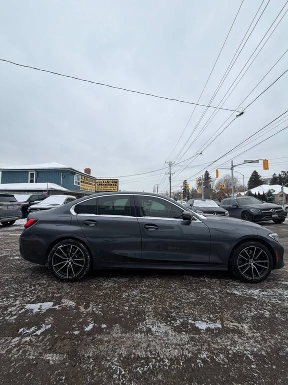 BMW 330 330i xDrive  CARFAX, снимка 3 - Автомобили и джипове - 53150735