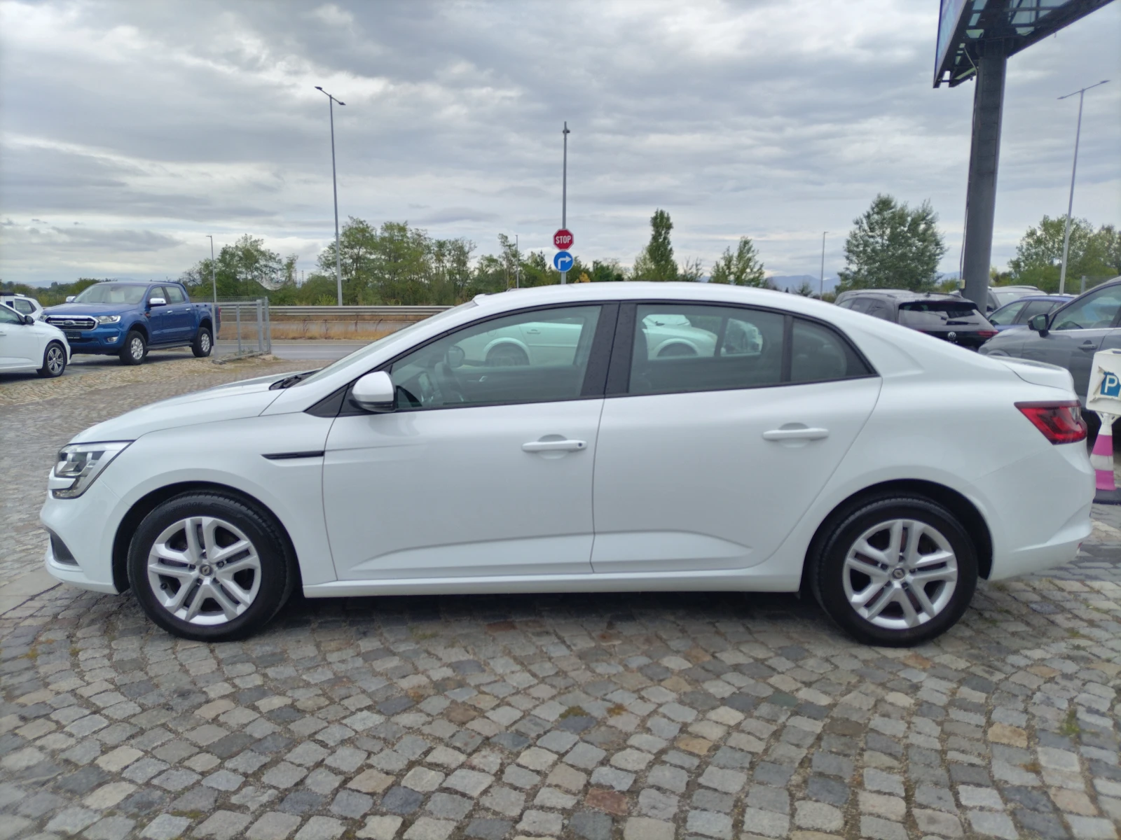 Renault Megane 1.3TCe 140 к.с./Life - изображение 4