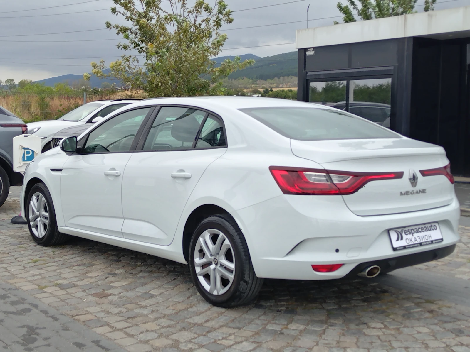 Renault Megane 1.3TCe 140 к.с./Life - изображение 7