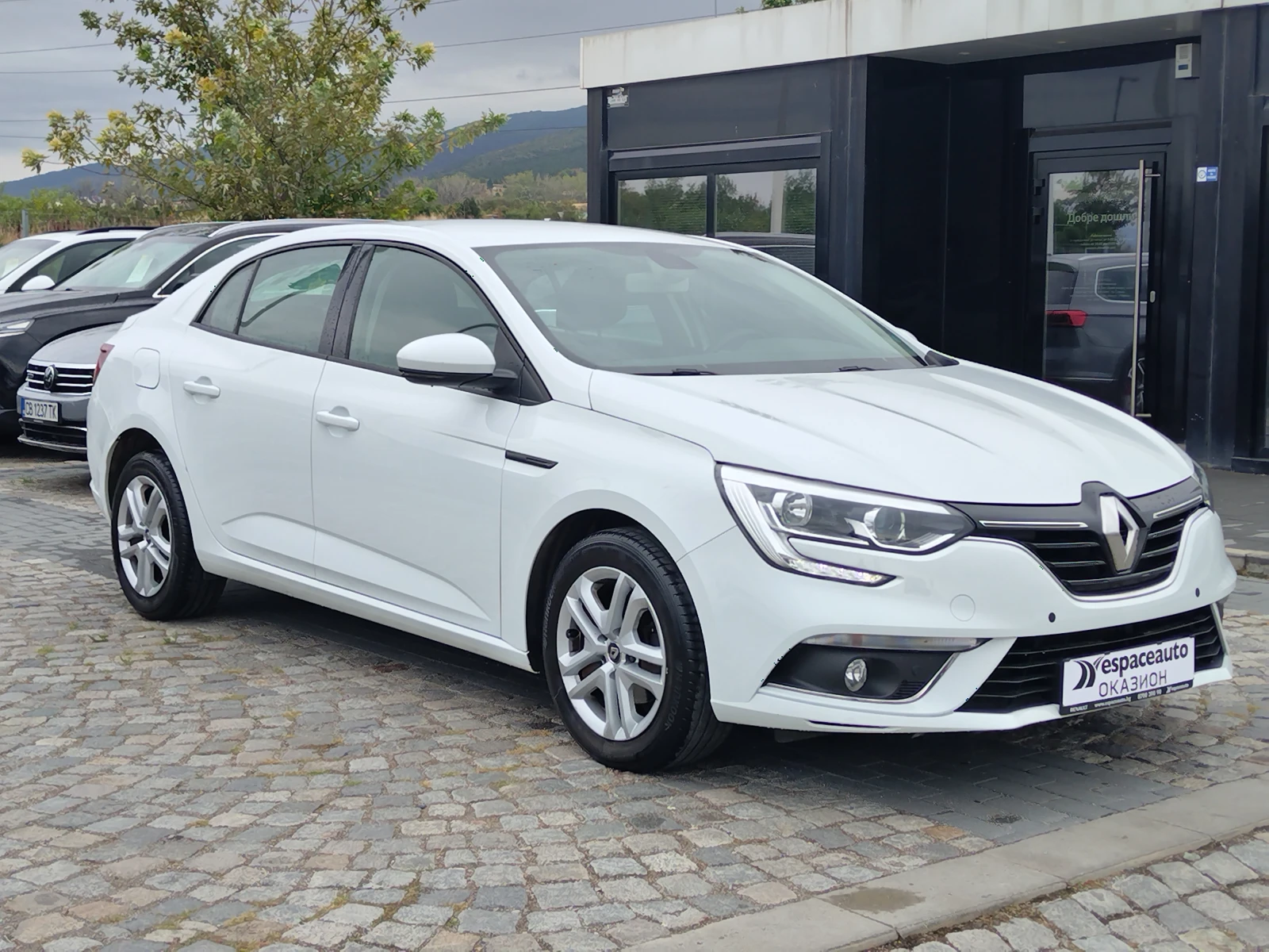 Renault Megane 1.3TCe 140 к.с./Life - изображение 3