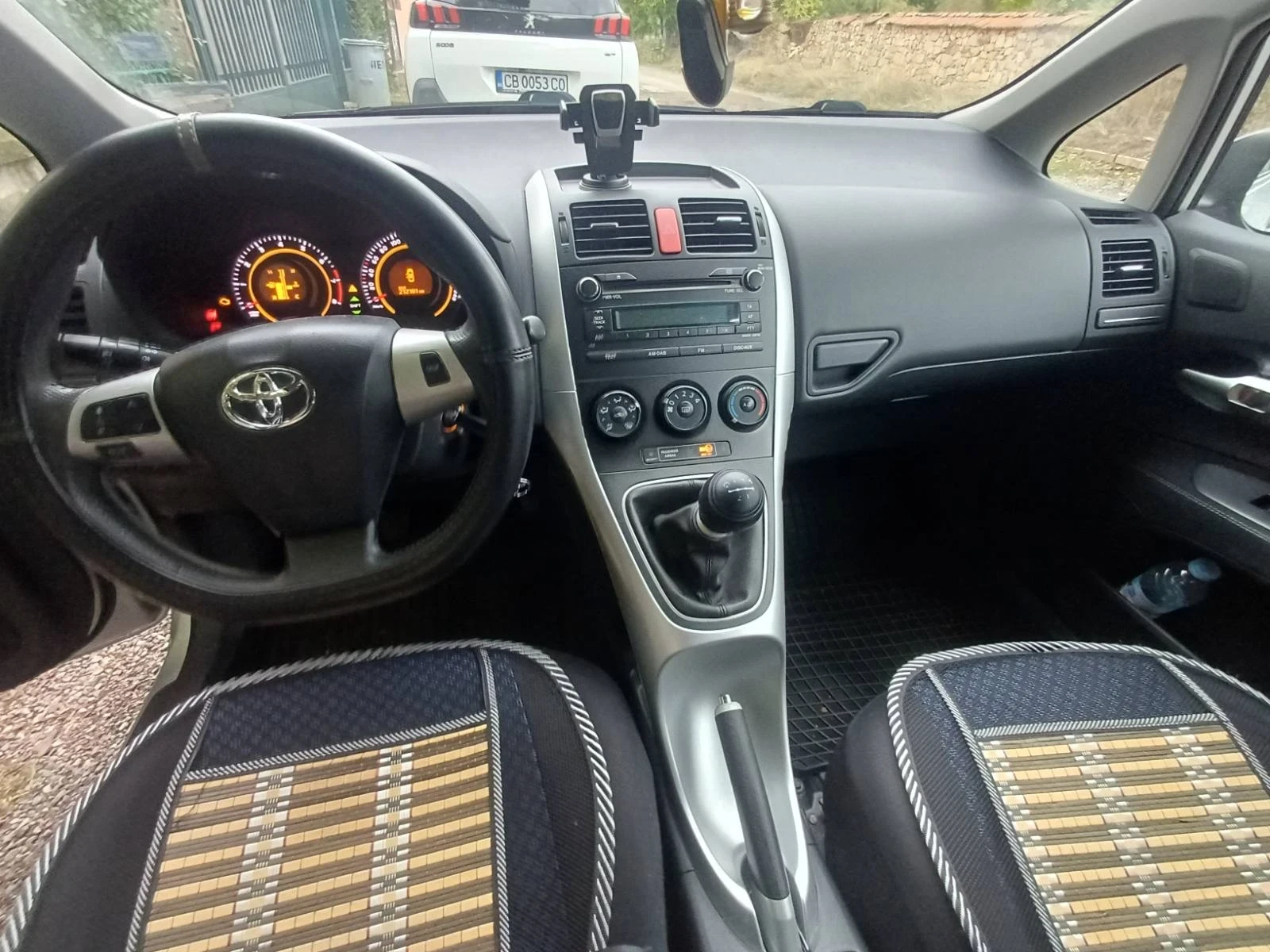 Toyota Auris  - изображение 5