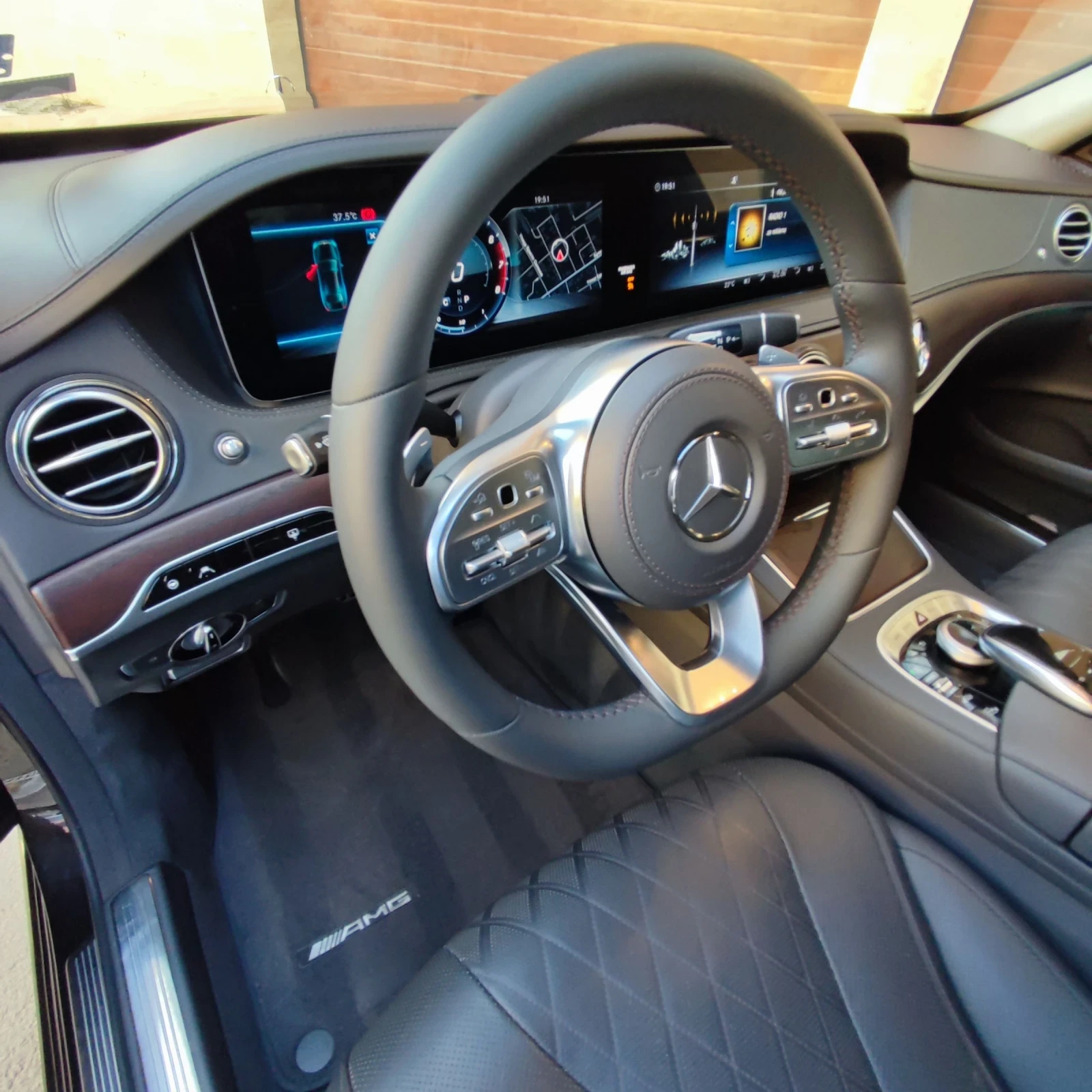 Mercedes-Benz S 560 4MATIK* AMG* LONG* PANORAMA* BURMASTER* 3XTV* FULL - изображение 10