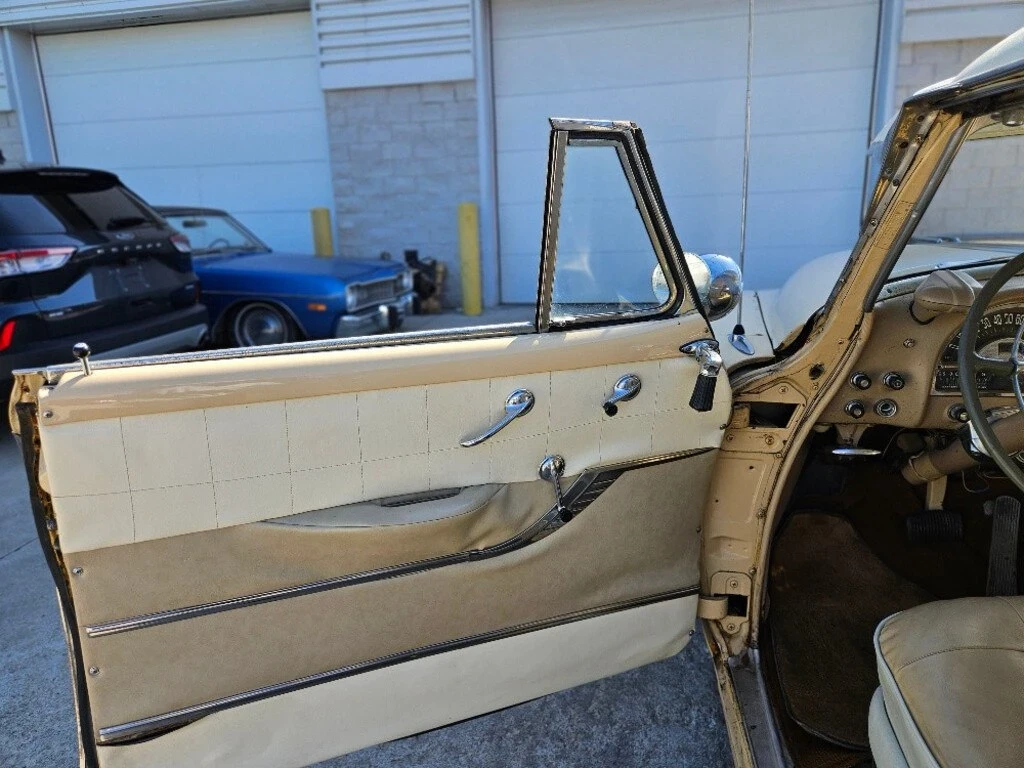 Pontiac Bonneville * Chieftain* * АвтоКредит*  - изображение 9