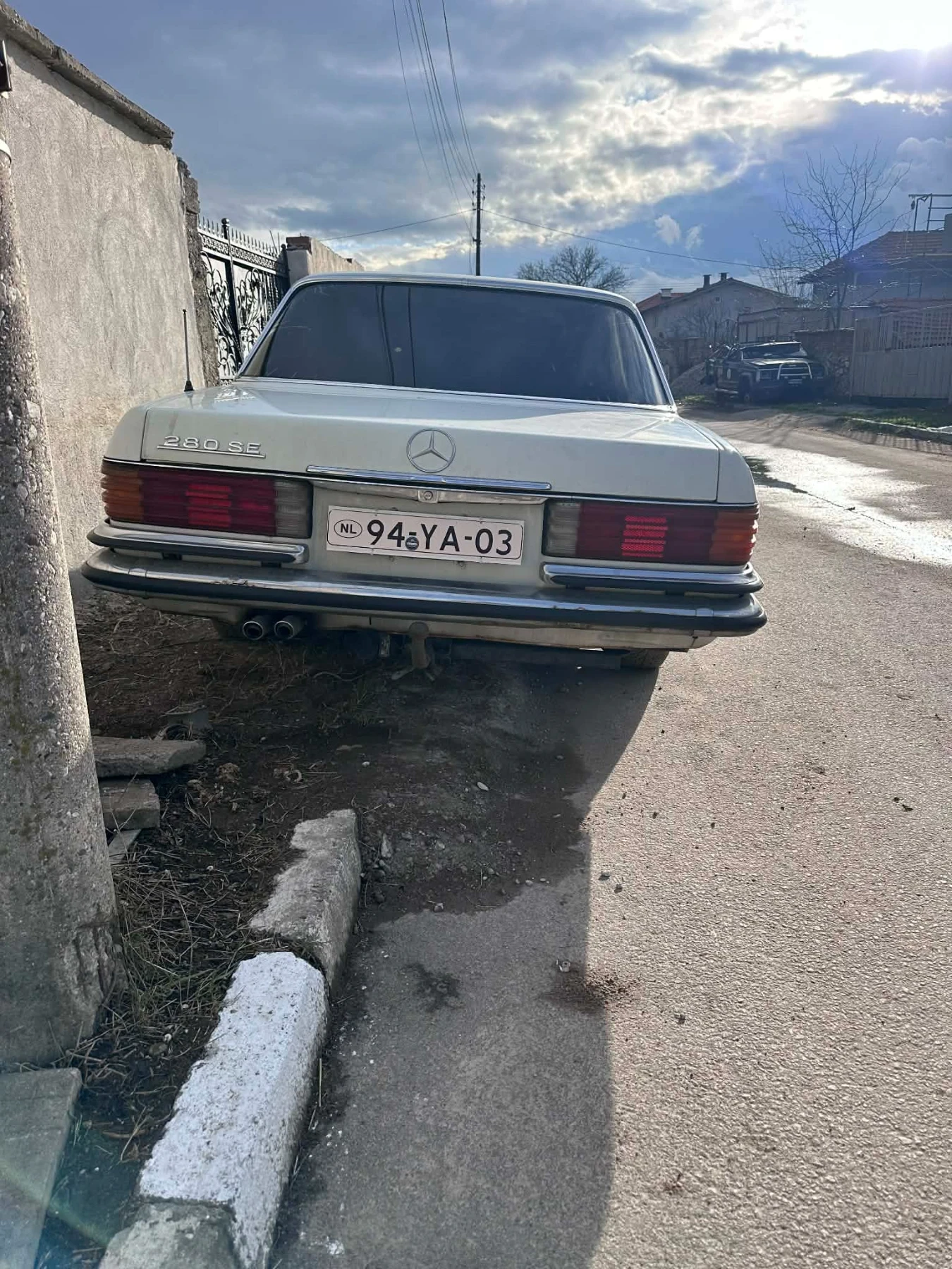 Mercedes-Benz 280, снимка 2 - Автомобили и джипове - 53806082