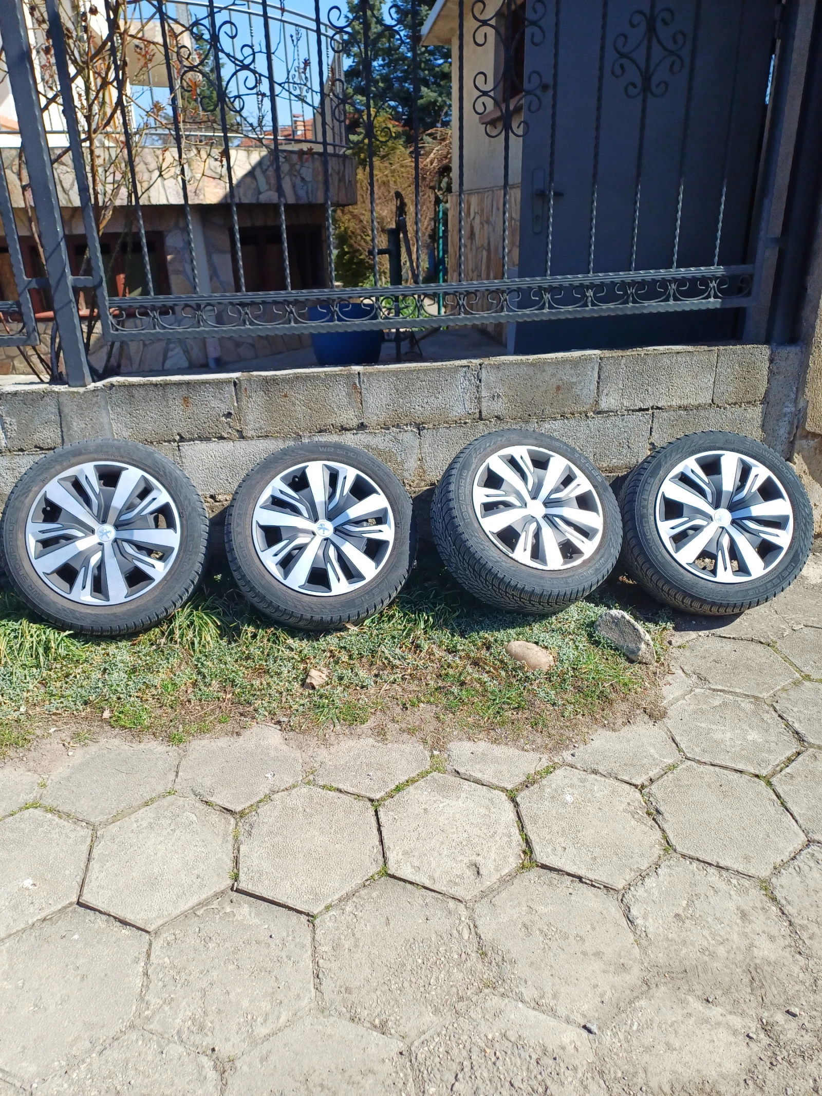 Peugeot 208, снимка 13 - Автомобили и джипове - 53838934