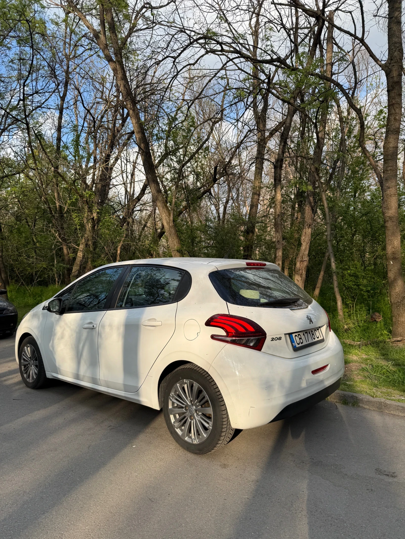 Peugeot 208, снимка 5 - Автомобили и джипове - 54239375