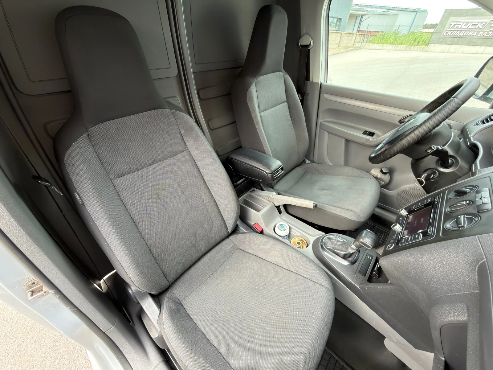 VW Caddy 1.9 TDI Maxi DSG, снимка 16 - Автомобили и джипове - 54543853
