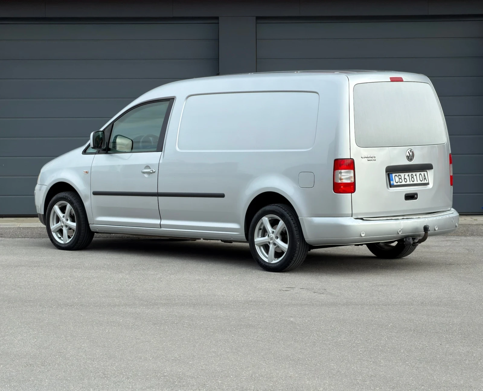 VW Caddy 1.9 TDI Maxi DSG, снимка 3 - Автомобили и джипове - 54543853